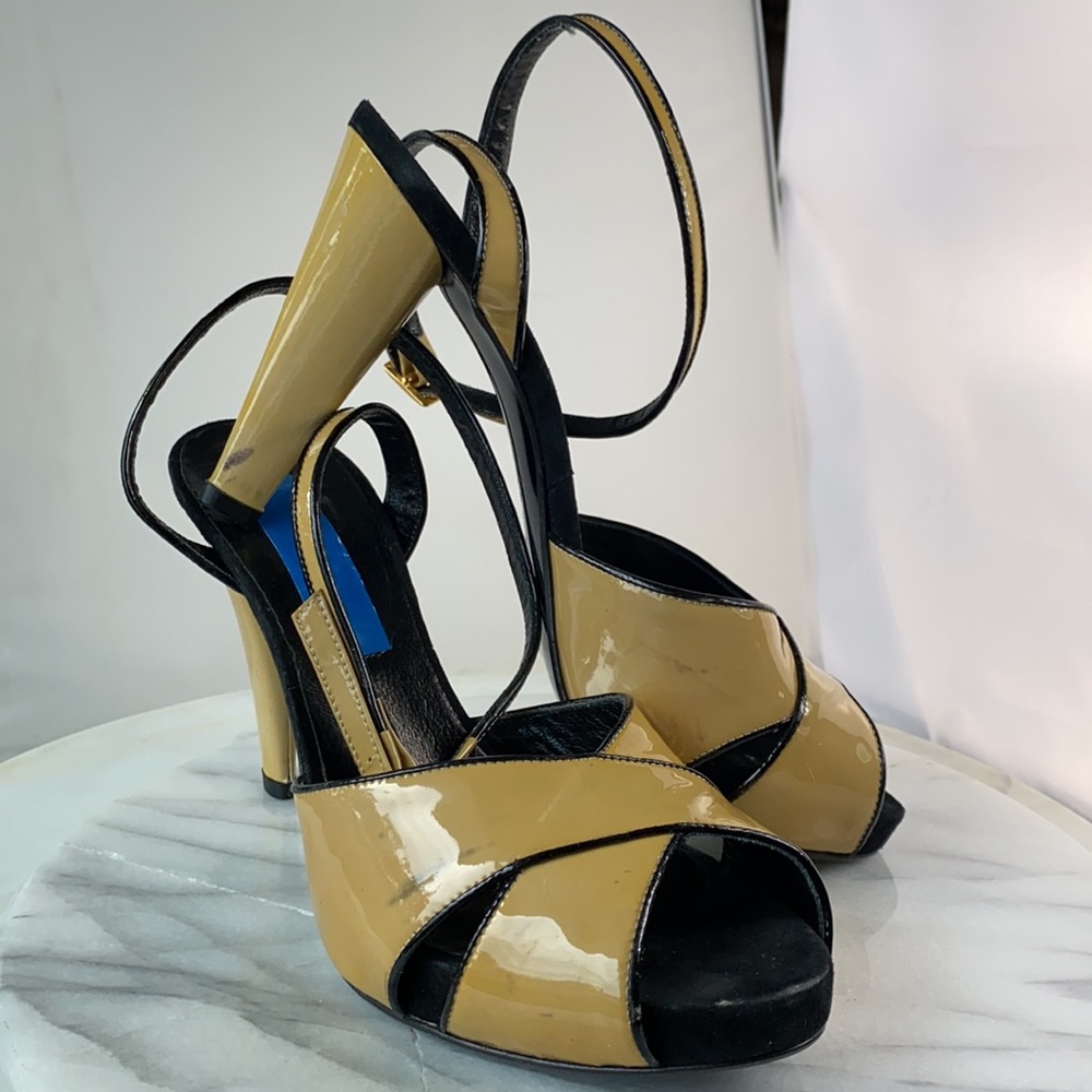 Marina Rinaldi Platform Beige Patent Leather Heels Old Money Quiet Luxury New